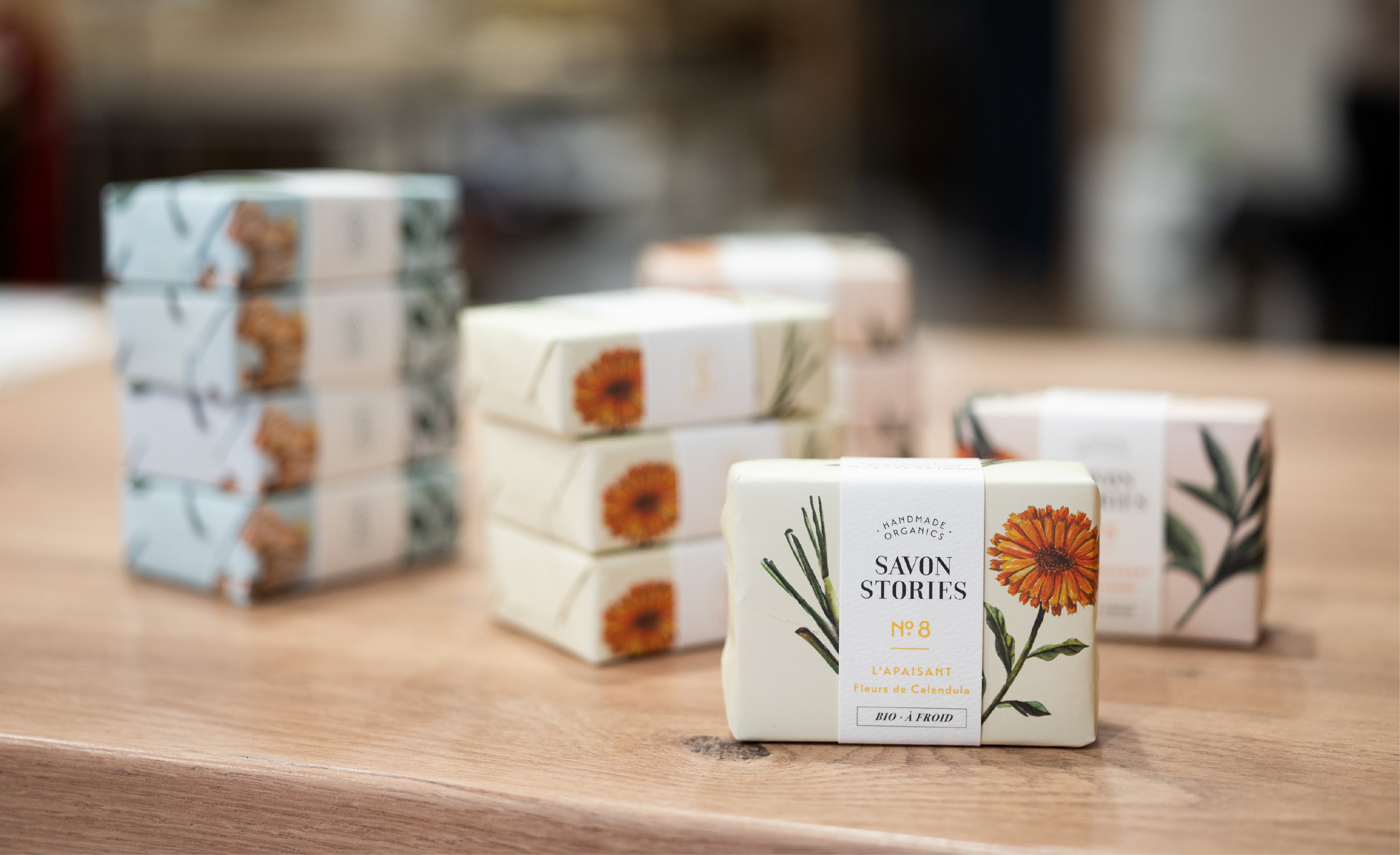 Savon solide N°8 L'Apaisant aux fleurs de calendula, bio et saponifié à froid, Savon Stories Avignon